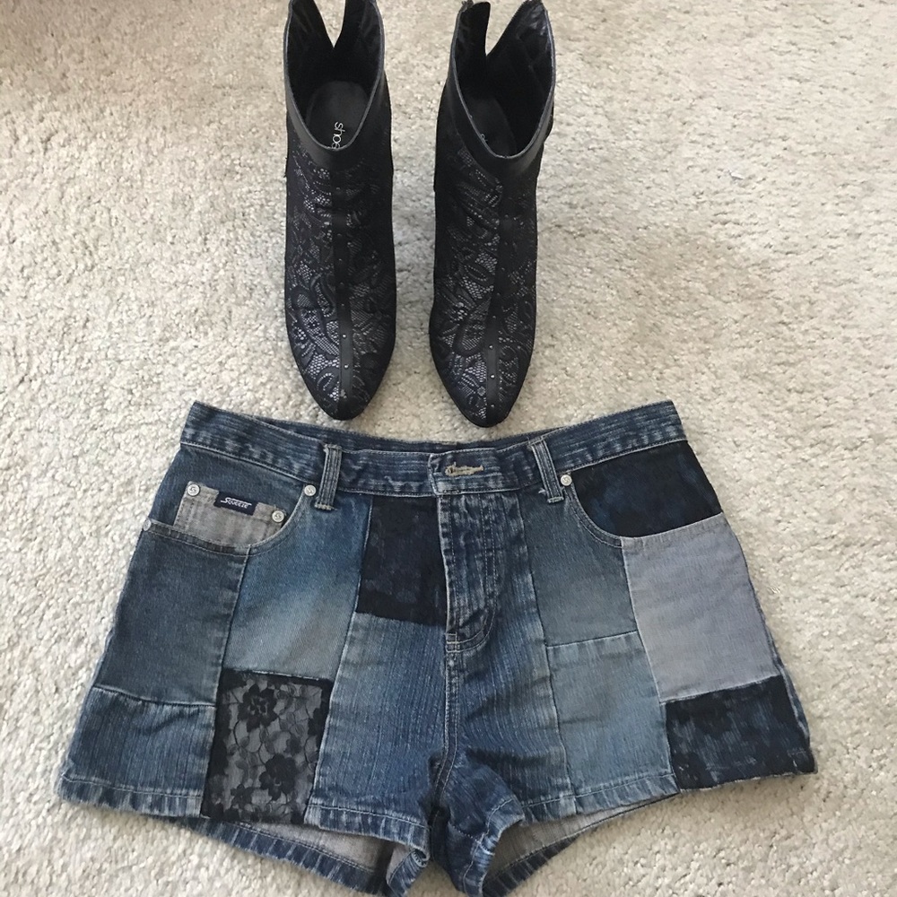 Denim lace patch shorts.💝